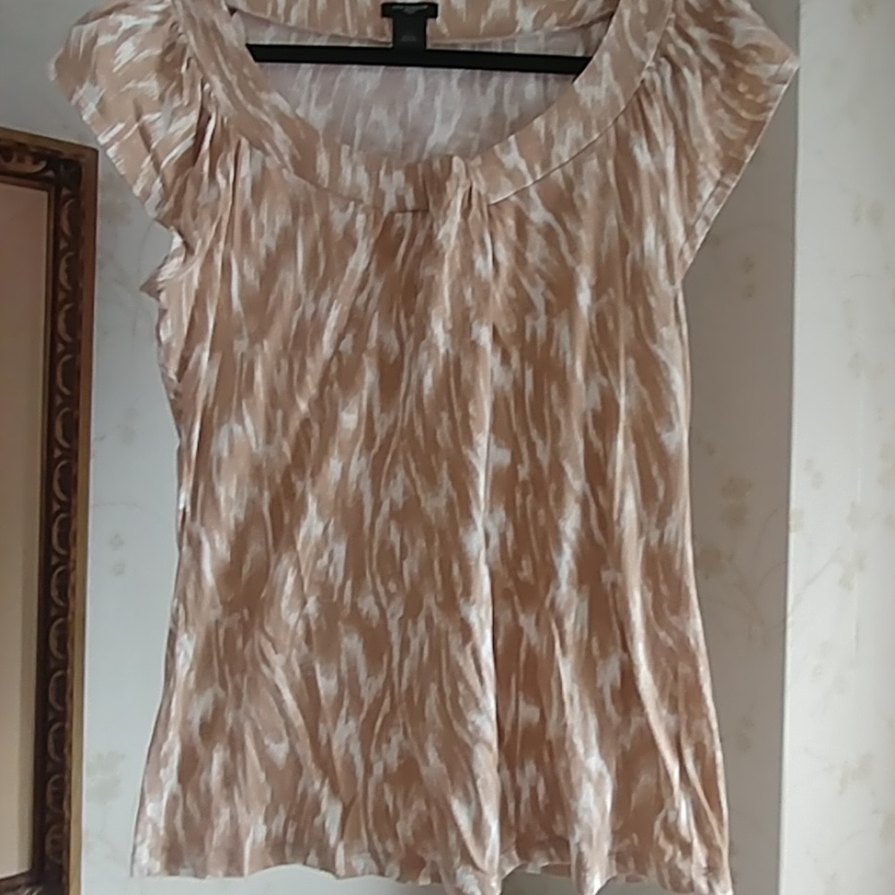 Ann Taylor Short Sleeve Tee L